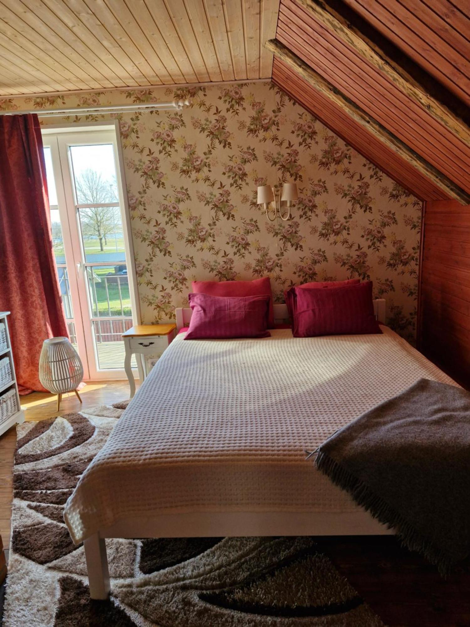 Suur-Sadama Apartment Kuressaare Bagian luar foto