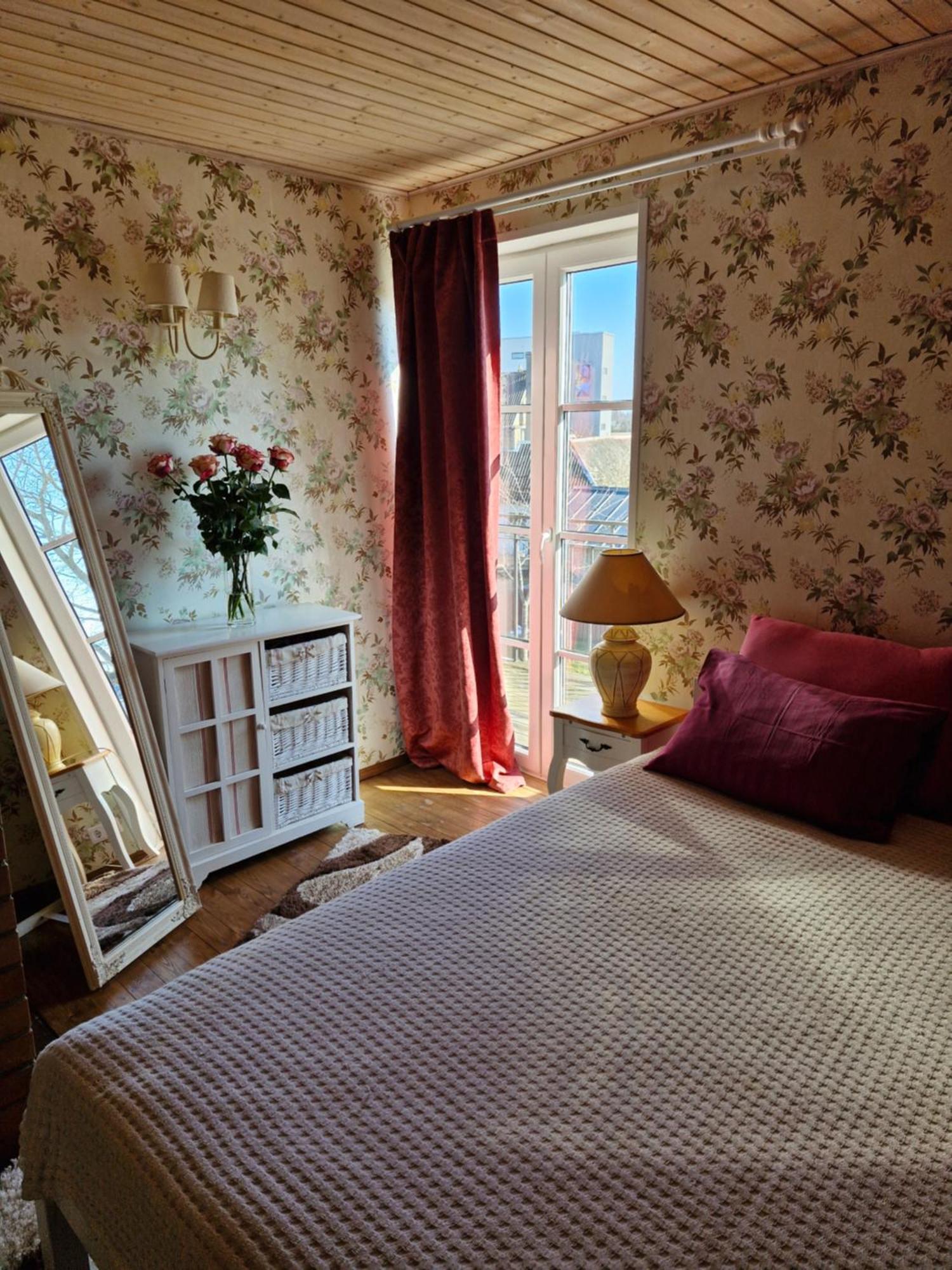 Suur-Sadama Apartment Kuressaare Bagian luar foto